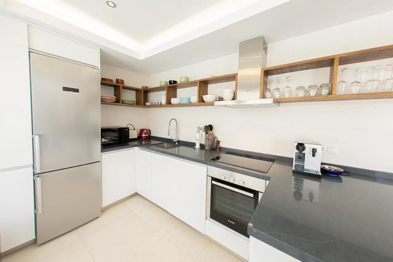 Ferienhaus Charming Townhouse/5Bedrs/Front Beach/Private Pool Marbella