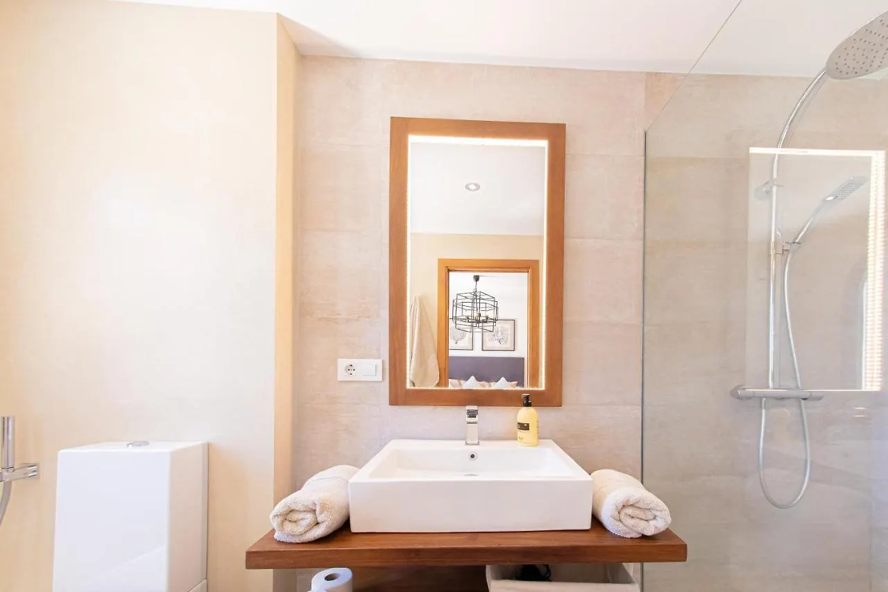 Charming Townhouse/5Bedrs/Front Beach/Private Pool Marbella Ferienhaus
