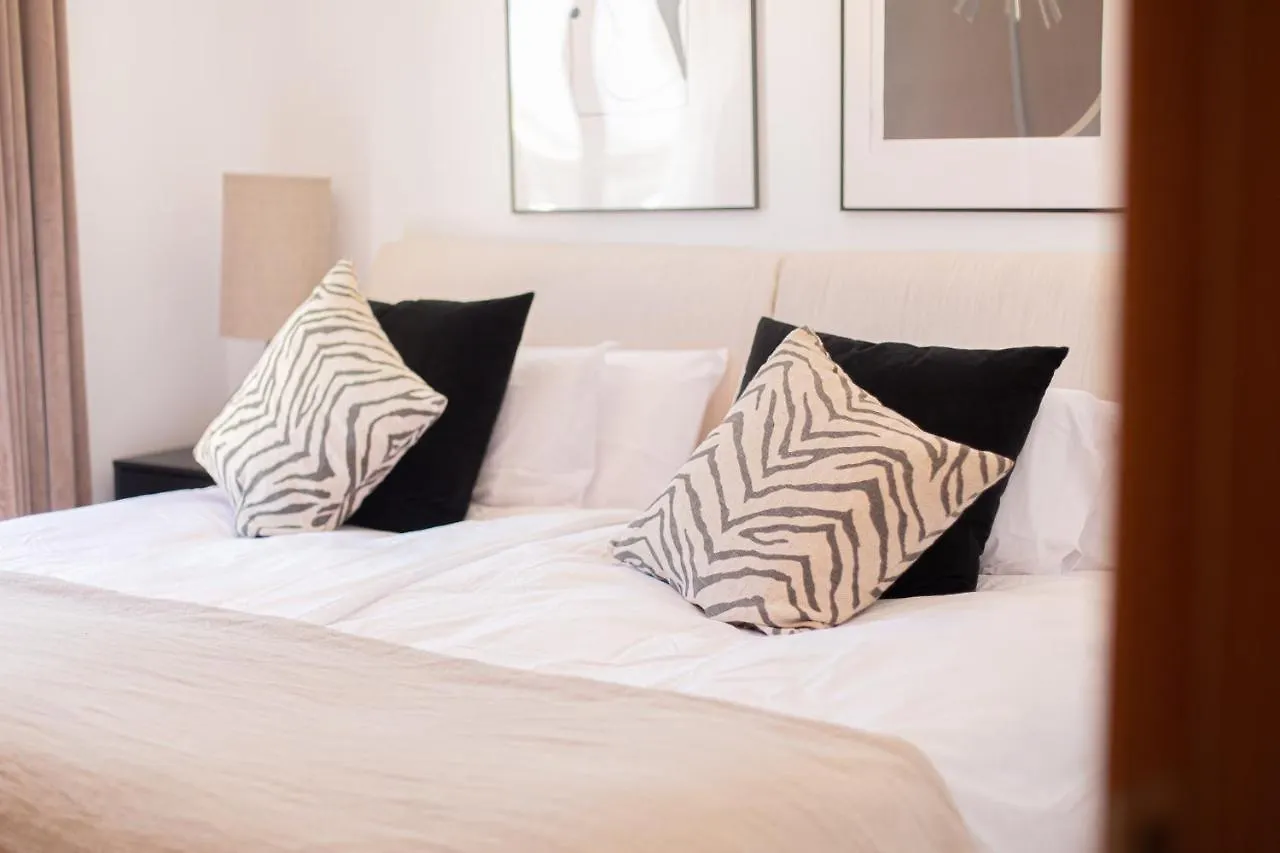 Ferienhaus Charming Townhouse/5Bedrs/Front Beach/Private Pool Marbella Spanien