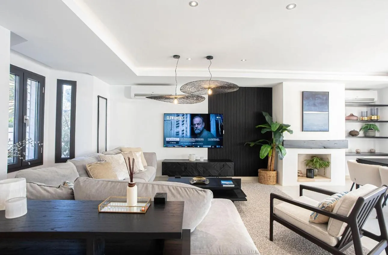 Charming Townhouse/5Bedrs/Front Beach/Private Pool Marbella