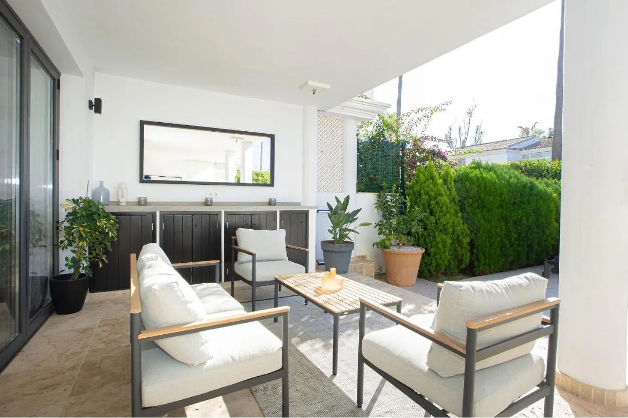 Ferienhaus Charming Townhouse/5Bedrs/Front Beach/Private Pool Marbella
